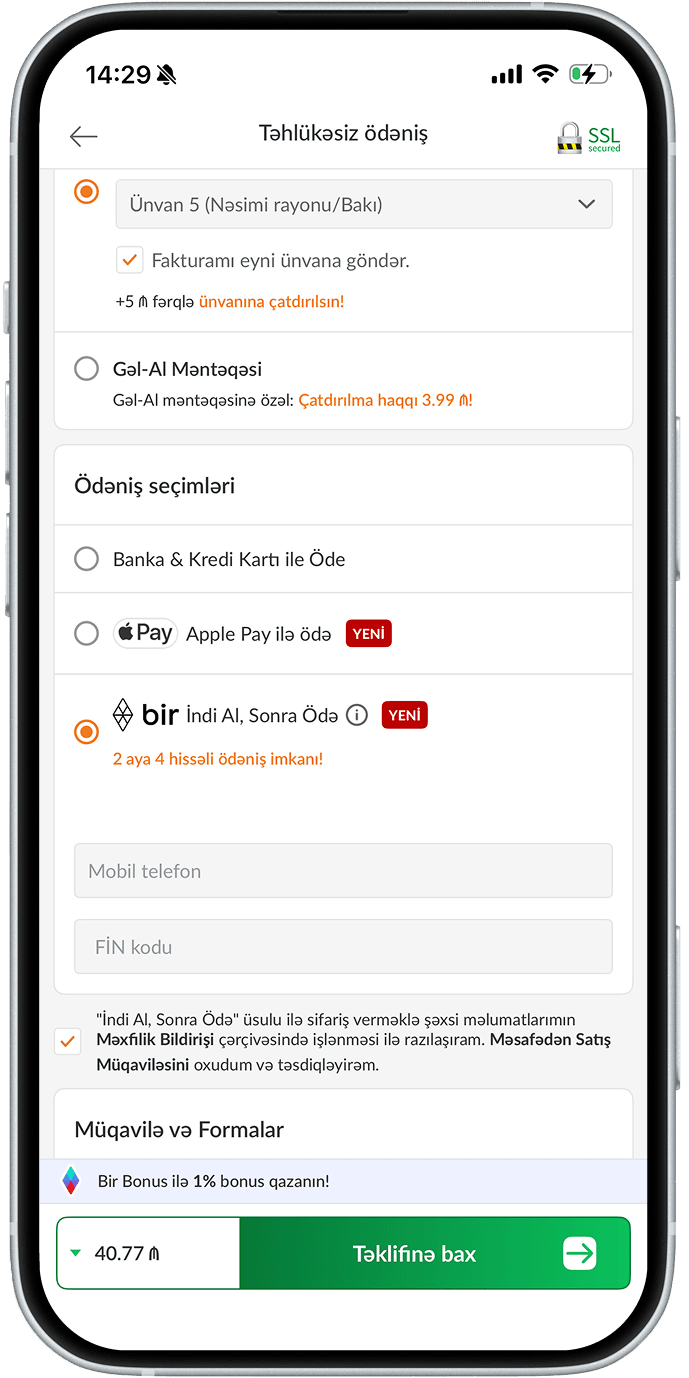 Təklif olunan kredit limitini, alış məbləğini və 4 hissəli ödəniş planını ekranda nəzərdən keçir.